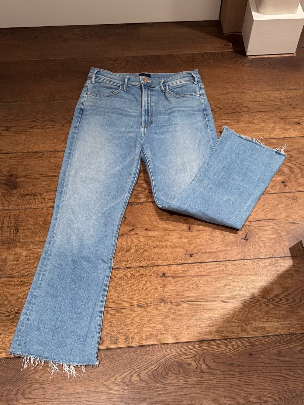 Mother jeans: The Hustler Ankle Fray